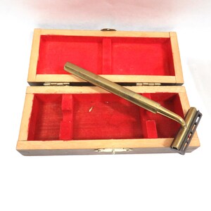 Razor Wood Box Mid Century grooming collectible