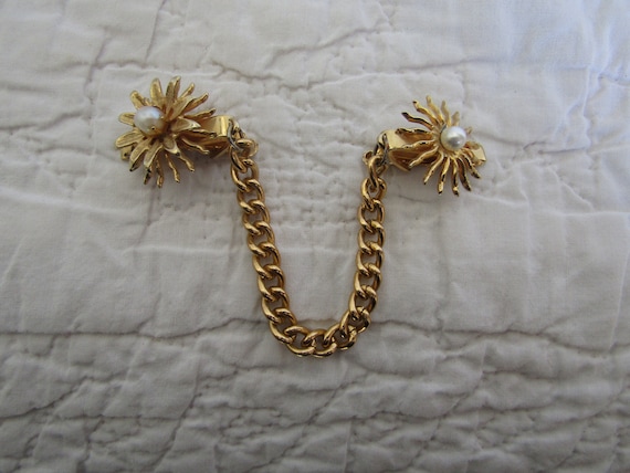 Sweater clip guard flowers Vintage