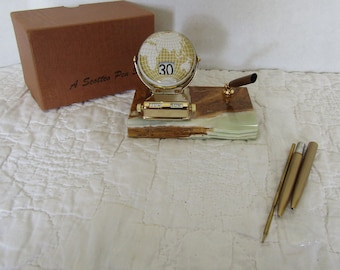 Perpetual Calendar Onyx pen NOS  Vintage