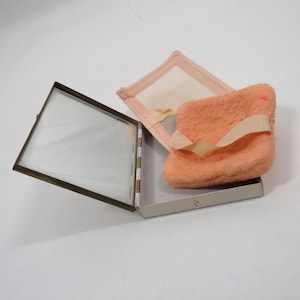 Compact Mirrored powder Vintage accessory
