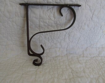 1 Vintage Bracket cast iron a bit rusty