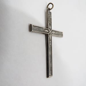 Etched Cross Pendant Vintage collectible religious jewelry