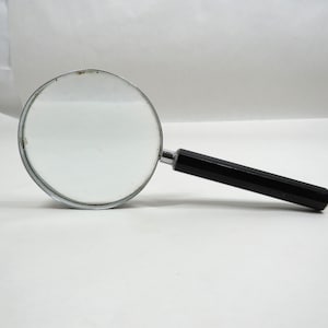 Magnifying glass Private Eye collectible vintage