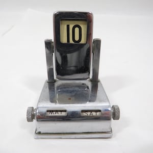 Perpetual Calendar Vintage collectible office / desk Item