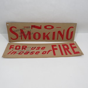 2 Señales de cartón mcm No fumar / Usar en caso de incendio vintage