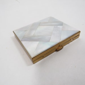 Compact Mother of Pearl mirror powder Vintage accessory
