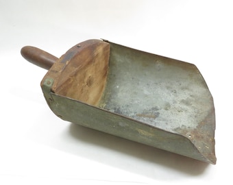 Metal Scoop Grain wood accents Vintage Item