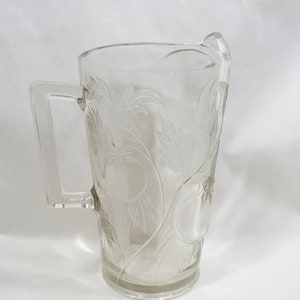 Pitcher Tomato Glass Jeanette mid century kitchen vintage collectible