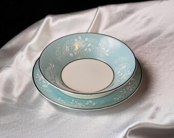 Vintage Royal Worcester Bone China Powder Blue Rose Schale & Beilagenteller, Paar - Muster Z2738, Pâte-sur-Pâte Roses, Silberrand, England 1950er Jahre