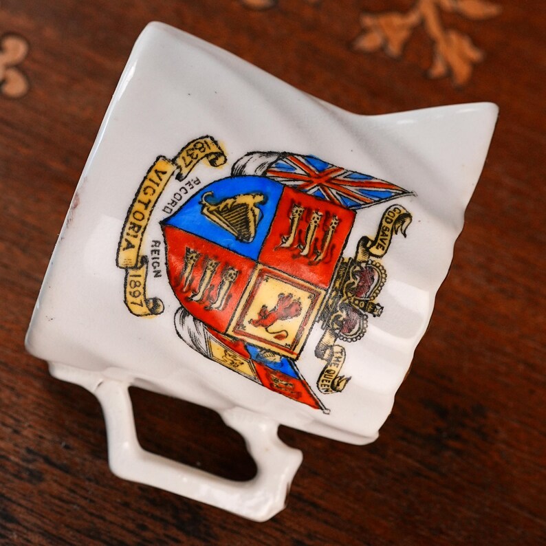 Antique Queen Victoria Record Reign Creamer 1897 – Diamond Jubilee Royal Arms, God Save Her Majesty, Gilt Crested China Jug, England 19th image 7