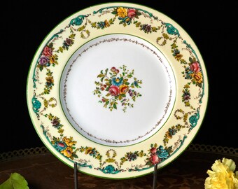 Antique Wedgwood W697 Grosvenor Dinner Plate – Cream Yellow Rim with Floral Bouquets & Green Trim, Hand-Painted, England 1930s Collectible