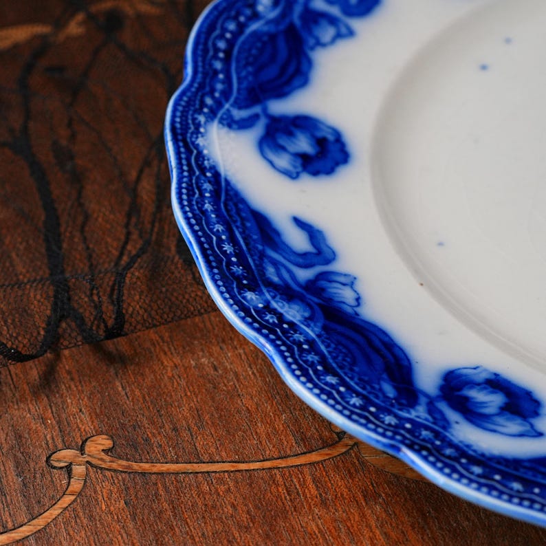 Antique New Wharf Pottery Geneva Flow Blue Plate 10” – Art Nouveau Cobalt Tulips, Semi-Porcelain Staffordshire England, Scalloped Rim, 1890s image 7