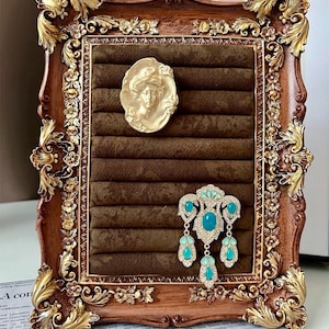 Expositor de joyas barroco de estilo vintage - RAPHAEL, soporte para anillos de inspiración victoriana con marco floral ornamentado.