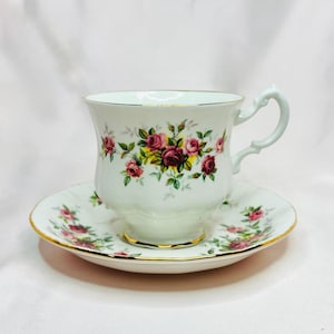 Queen Anne Bone China Pink Rose Teacup and Saucer Set – Gold Trim, Made in England, 1960s, Mint Condition