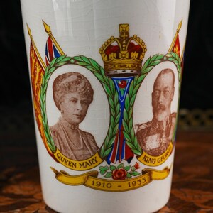Vintage King George V Silver Jubilee-bägare – Northumberland Schools Present, Sepiaporträtt Queen Mary, Lustre Rim, England maj 1935 bild 3
