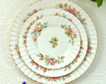 Vintage Royal Albert “Moss Rose” Plate Trio Set – Pink Rose Blue Flower Gold Trim Bone China Tableware, England 1970s Collectible Dinnerware