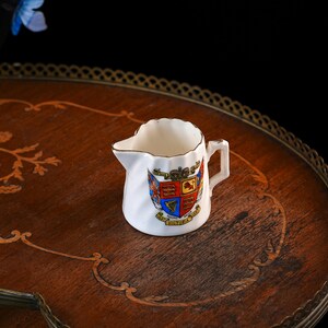 Antique Queen Victoria Record Reign Creamer 1897 – Diamond Jubilee Royal Arms, God Save Her Majesty, Gilt Crested China Jug, England 19th image 2