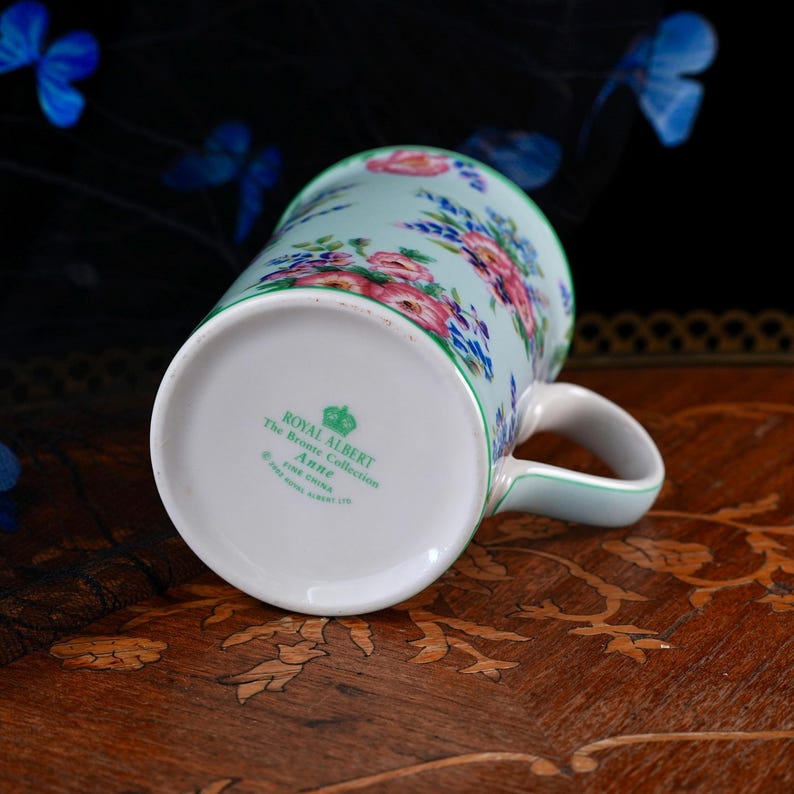 Vintage Royal Albert Anne mok – De Bronte collectie, mintgroene chintz met bloemenprint, roze klaprozen, geribbelde vorm, fijn porselein, Engeland, 2002 afbeelding 7