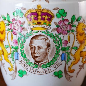 Zabytkowy kubek koronacyjny króla Edwarda VIII – Koronacja, której nigdy nie było, porcelana Grafton w kształcie beczki, pamiątki abdykacji, Anglia 1937 zdjęcie 5
