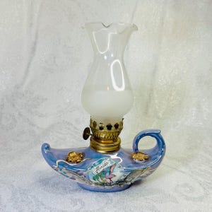 Lampe à huile dragon japonaise vintage - Porcelaine émaillée bleue, scène de flamant rose de Floride peinte à la main, détails en argent en relief, objet de collection des années 1970