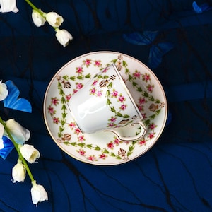 Antique Wedgwood Pink Rose Garland Tea Set – Elegant Raised Floral Design, Gold Trim, Vintage English Bone China, 1930s England Rare Find