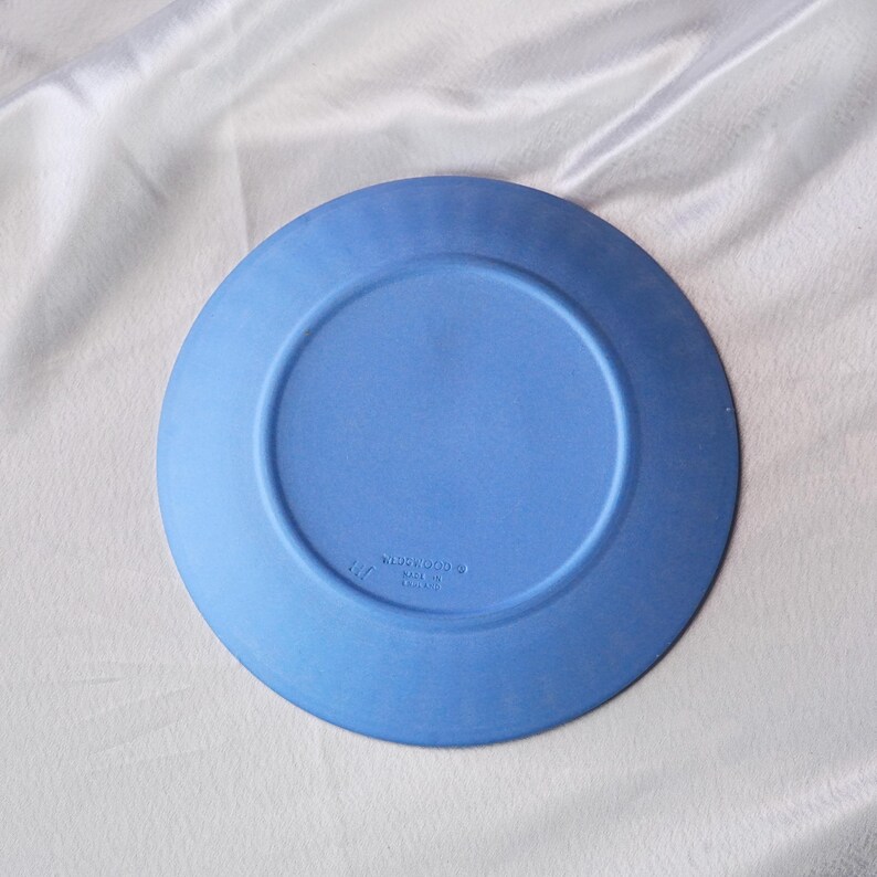 Vintage Wedgwood Pale Blue Jasperware Miniature Fluted Tray – Classical Sprig Center, Sunburst Rim, Original Box J1000 / 3672, England 1990s image 6