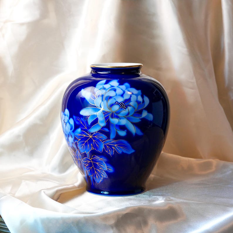 Vintage Fukagawa Cobalt Blue Porcelain Vase – Hand Painted Peony, Gold Outlines, Gilt Rim, Ruri Glaze, Arita Japan, 1950s–1970s image 1