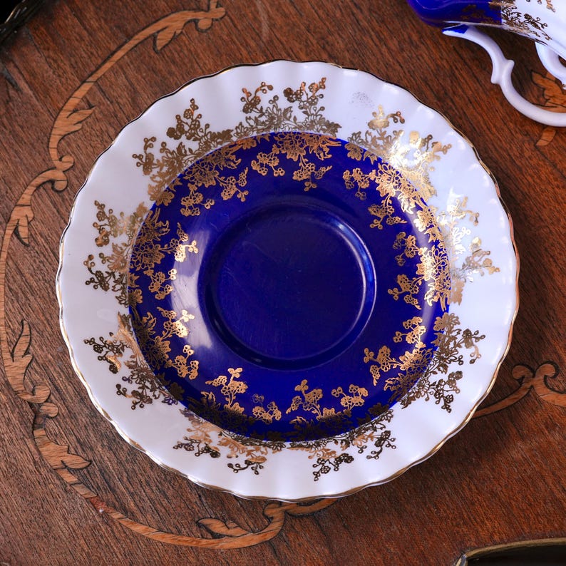Vintage Royal Albert Cobalt Blue & Gold Teacup Saucer Set – Dense Gold Floral Garland, Scalloped Rim, Pattern 4596, Bone China England 1950s image 9