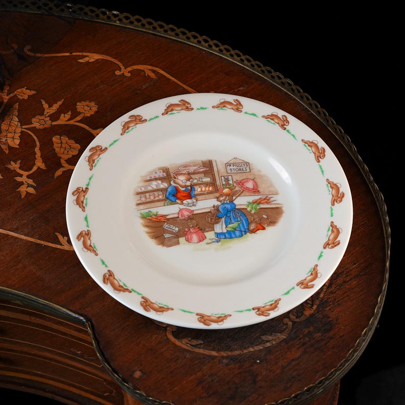 Vintage Royal Doulton Bunnykins Child's Plate – Mr Piggly's Stores Shop Scene, Running Rabbit Border, English Bone China Nursery Ware 1960s image 3