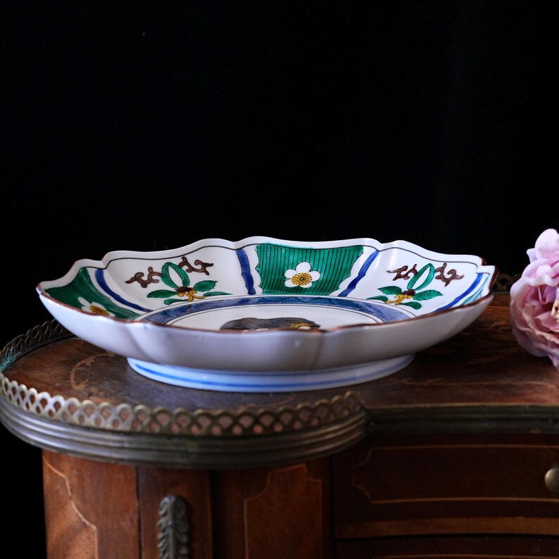 Vintage Japanese Kutani Hand-Painted Wall Plate – Mare & Foal Horse Motif, Scalloped Lobed Rim, Green and Cobalt Enamel, Japan 1960s image 7