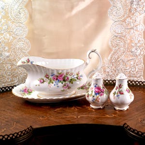 Vintage Royal Albert “Moss Rose” Gravy Boat, Underplate, Salt Pepper Shakers – English Bone China, Cottage Pink Rose, Tableware 1950s