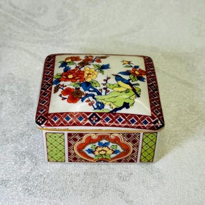 Vintage Japanese Imari Porcelain Trinket Box – Hand-Painted Floral & Bird Design, Rectangular Lidded Box, Made in Japan 1970s Asian Style