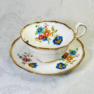 Vintage Royal Albert Crown China Teacup & Saucer Set – Hand-Painted Floral Design with Gold Trim 1920s, England Rare Find Collectible