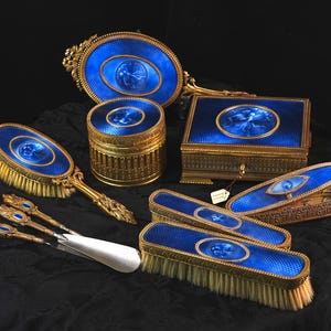 Antique French Guilloché Enamel Ormolu Vanity Set – 10 Pieces, Cobalt Blue, L'Amour Désarmé Cupid & Venus Medallions, Belle Époque 1890s