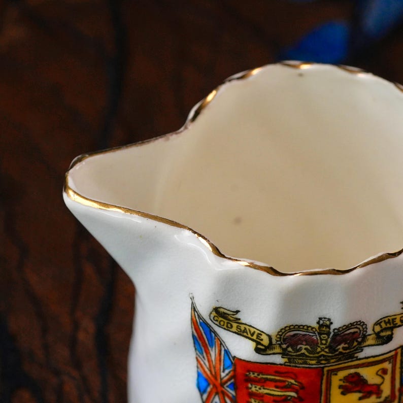 Antique Queen Victoria Record Reign Creamer 1897 – Diamond Jubilee Royal Arms, God Save Her Majesty, Gilt Crested China Jug, England 19th image 3