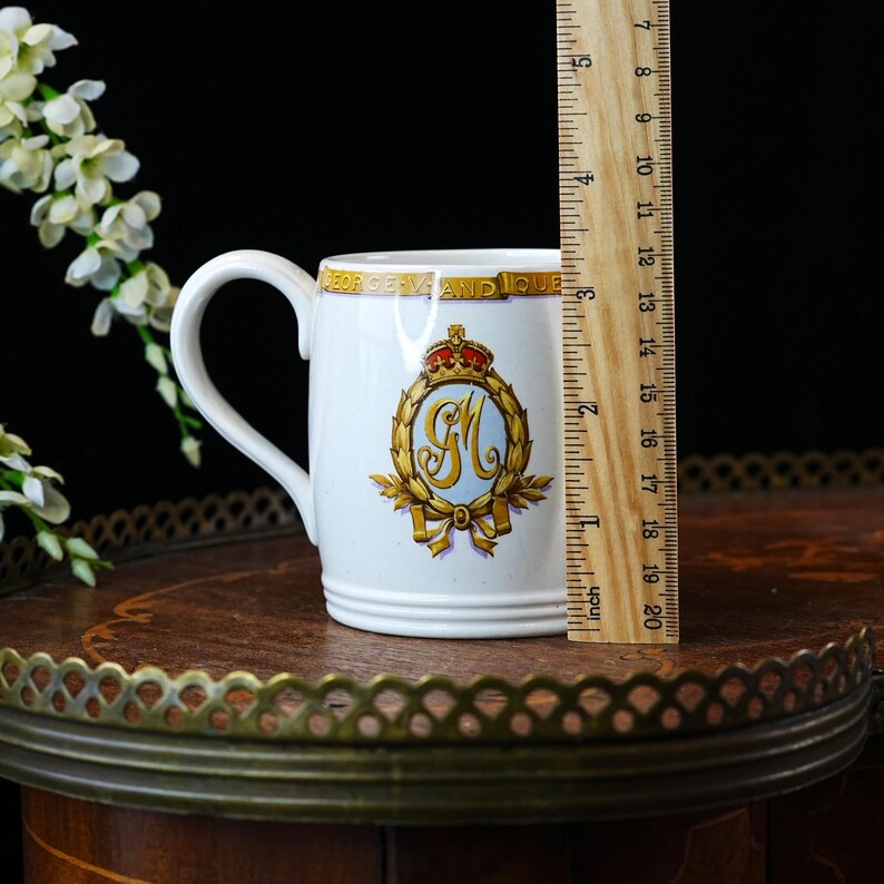 Vintage Maddock Royal Vitreous George V Silver Jubilee Mug – 1910–1935, Official Design, Union Jack, Gold Portrait, England 1935 image 5