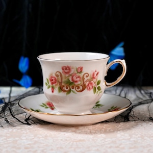 Vintage Queen Anne Bone China Teacup & Saucer – Pink Rose Garland, Gold Scrolls, English Floral Tea Cup, Ridgway Potteries, England (1960s)