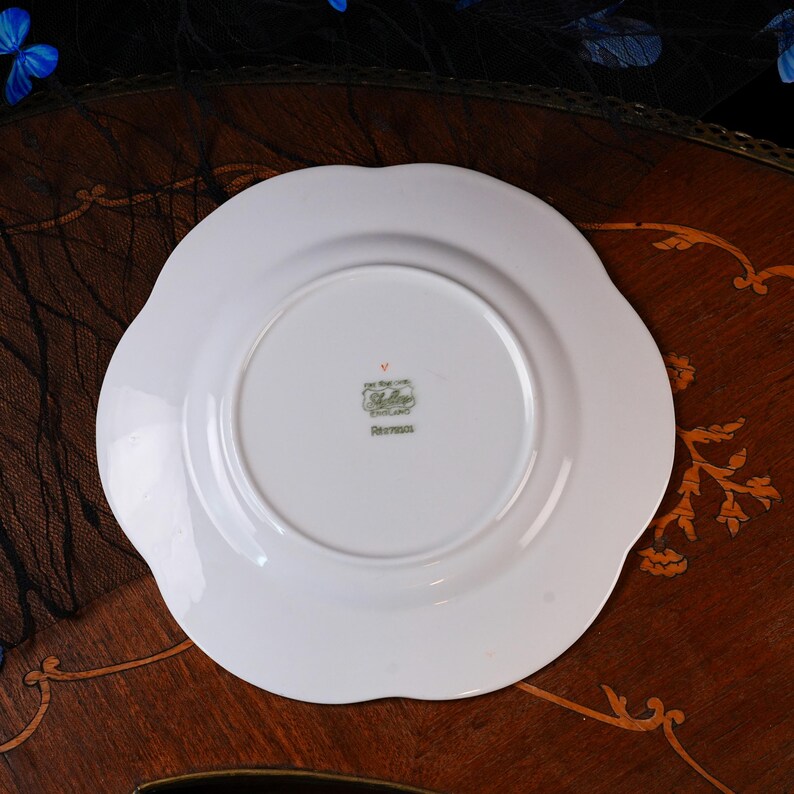 Vintage Shelley Dainty White Fluted Bone China Plate – Scalloped Gold Rim, Ribbed Radiating Panels, Salad Dessert Tea Dish, England 1950s image 7