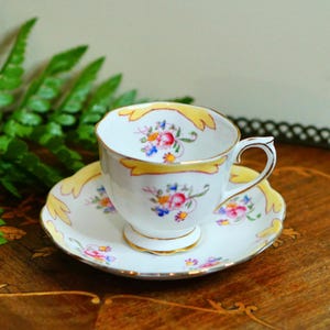 Vintage Royal Albert Tea Cup and Saucer Set – Yellow Border, Hand Painted Pink Rose Floral, Scalloped Shape, Bone China, England 1950s