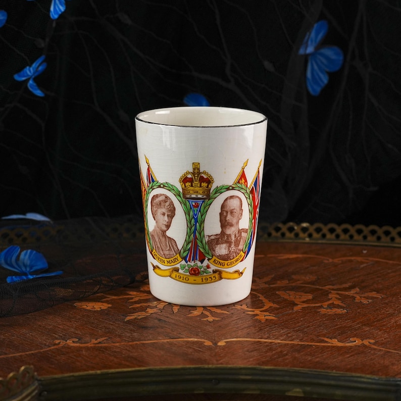 Vintage King George V Silver Jubilee-bägare – Northumberland Schools Present, Sepiaporträtt Queen Mary, Lustre Rim, England maj 1935 bild 1