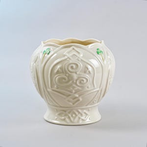 Vintage Belleek Celtic Mini Cache Pot – Irish Porcelain Vase with Embossed Knotwork & Shamrock, 2005 Edition Collectible, Ireland Style