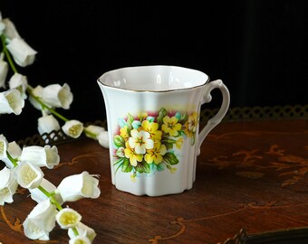 Taza vintage Royal Grafton Yellow Primrose – Porcelana fina, Inglaterra, estilo cottagecore, taza de café/té con estampado botánico primaveral de los años 70.