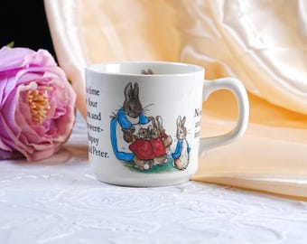 Vintage Wedgwood Peter Rabbit kindermok – Beatrix Potter originele illustraties, Frederick Warne, Etruria & Barlaston, Engeland 1970s