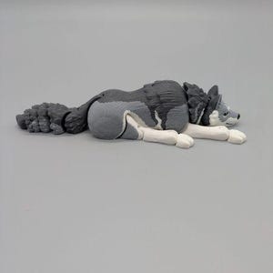 Articulated Wolf Sculpture – 6-Inch 3D Printed Realistic Wolf Figure