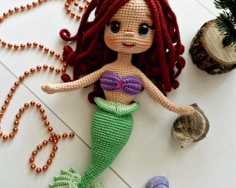Muñeca sirena Ariel de crochet: juguete hecho a mano en mezcla de algodón