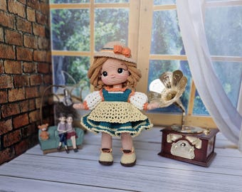 Muñeca Ella de algodón a crochet: juguete hecho a mano