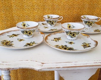 Vintage MIJ Ceramic Snack Set Shell and Floral w Daisies