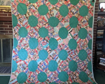 Vintage 1930s/40s Handsewn Cotton Feedsack 68x81 Red and Green Snowball Quilt