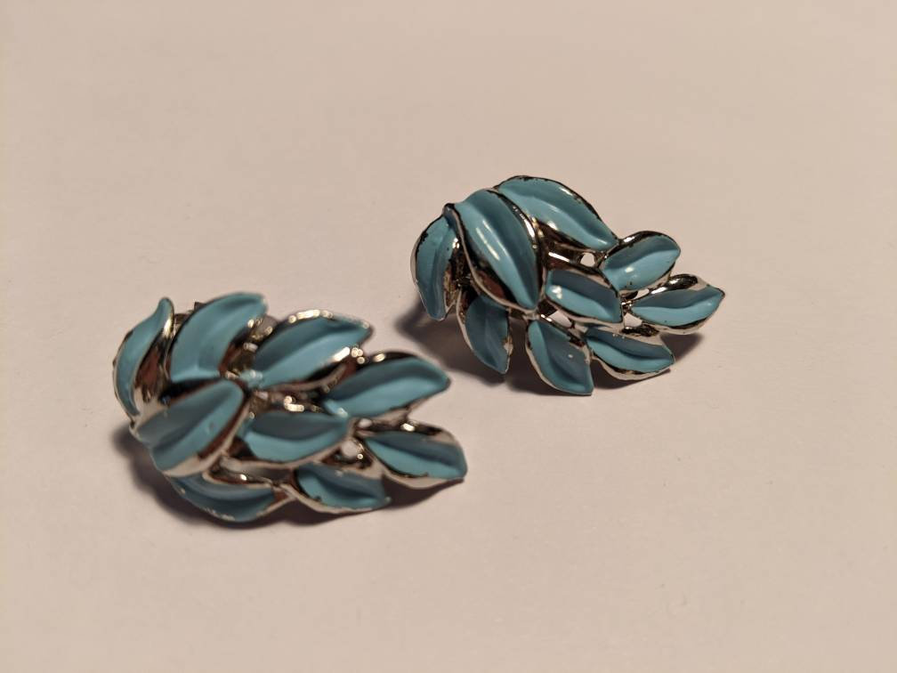 Vintage 1950s Blue Enamel Silvertone Clip on Earrings