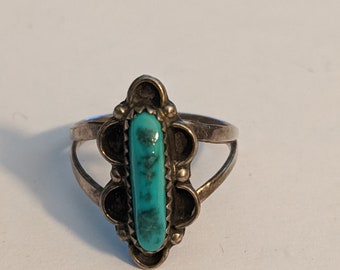 Vintage 1970s Sterling Silver Size 8 1/2" Turquoise Ring Marked F